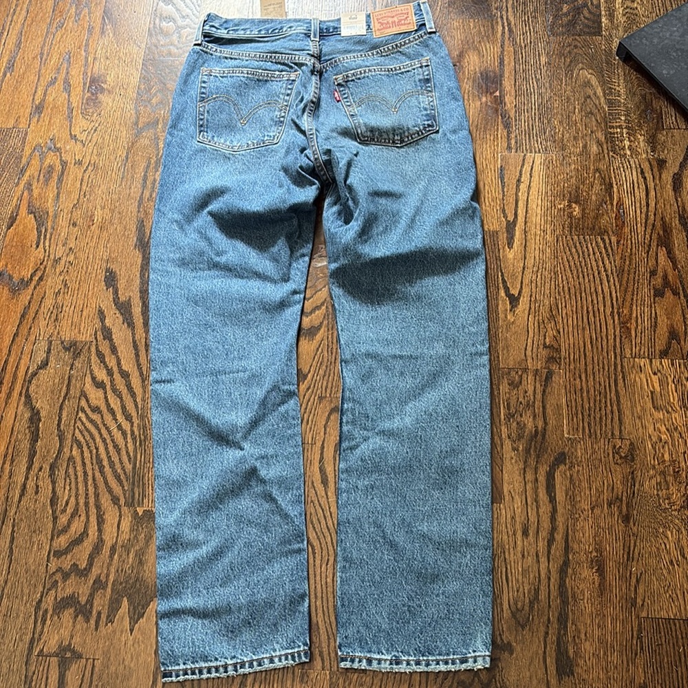 NWT Levi's Classic 501 Blue Jeans with Patch Detail 28x30 - Picture 7 of 10